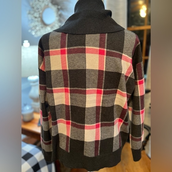 NWT-🩷 TAHARI Women’s Plaid Sweater - Picture 3 of 6